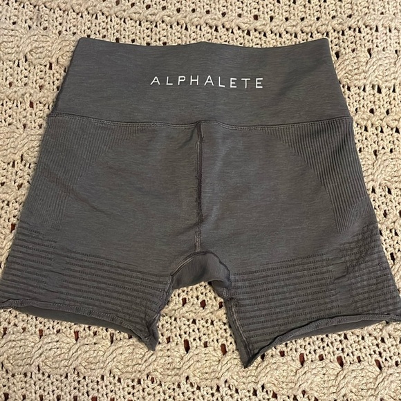 ALPHALETE amplify scrunch shorts Women’s Sz XL Gray Athletics Choice performance - Picture 1 of 16